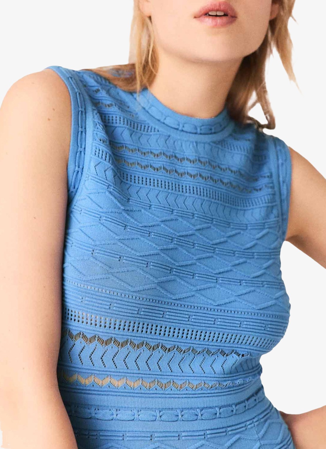 Maje Fijngebreide midi jurk met opengewerkt dessin - detail 7 blauw