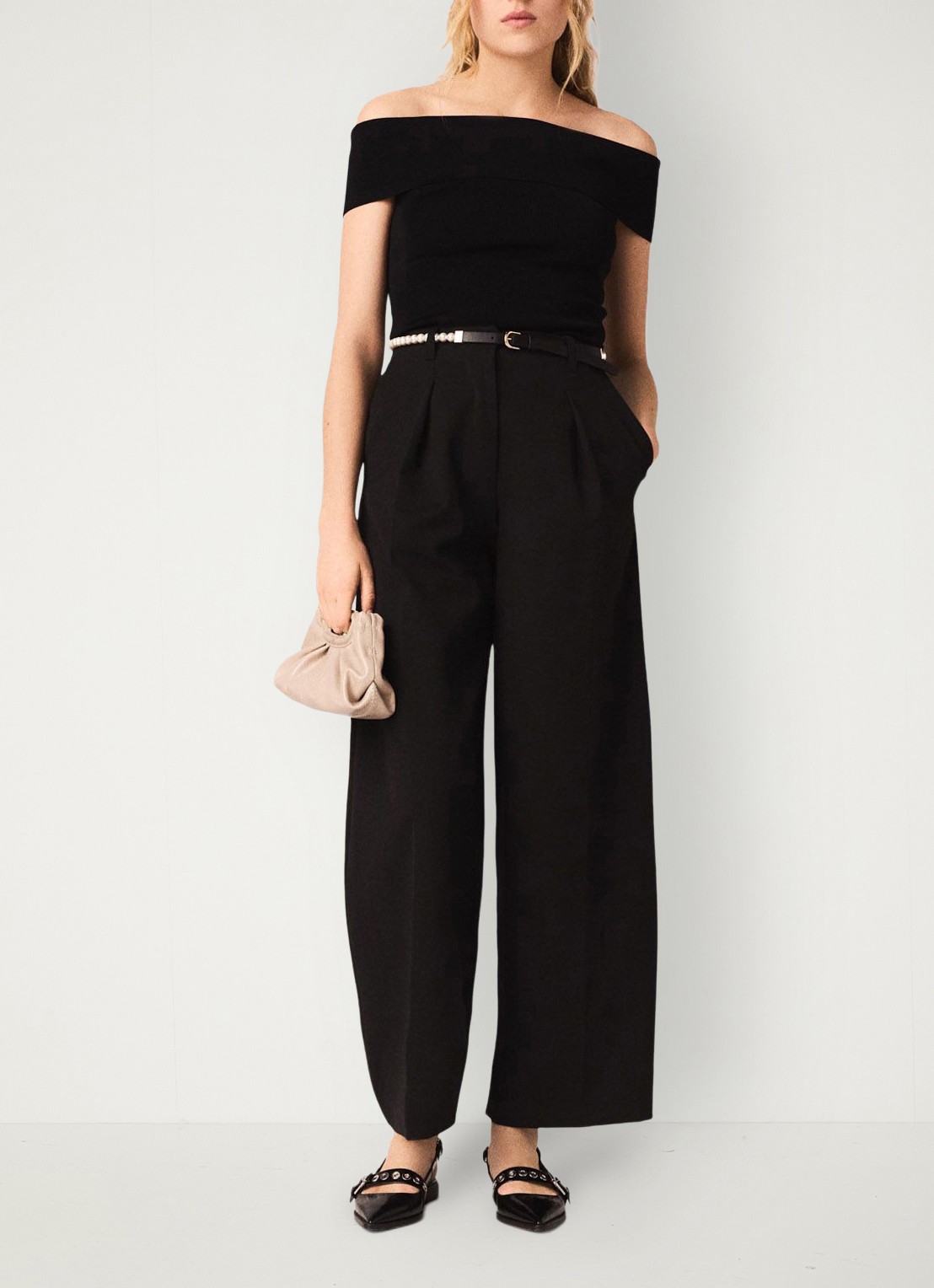 Maje Fijngebreide off shoulder top - voorkant 7 jeans