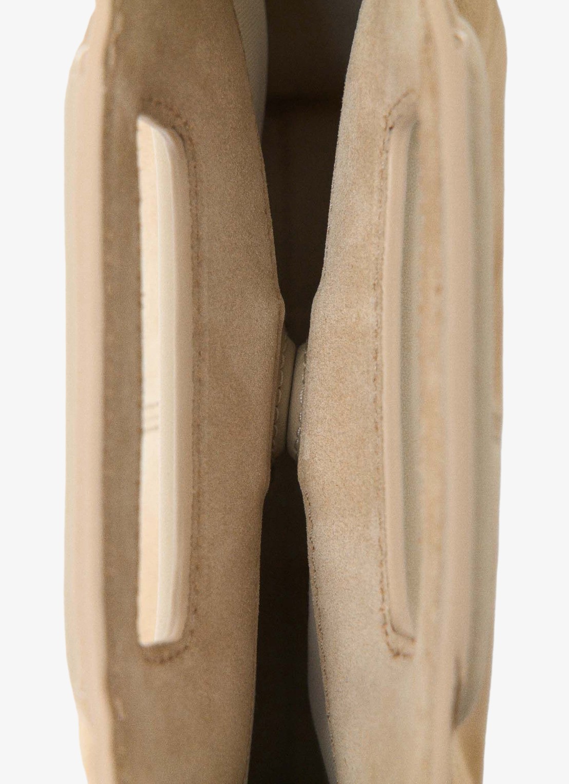 Maje Handtas van suède met afneembare schouderriem - detail 6 beige