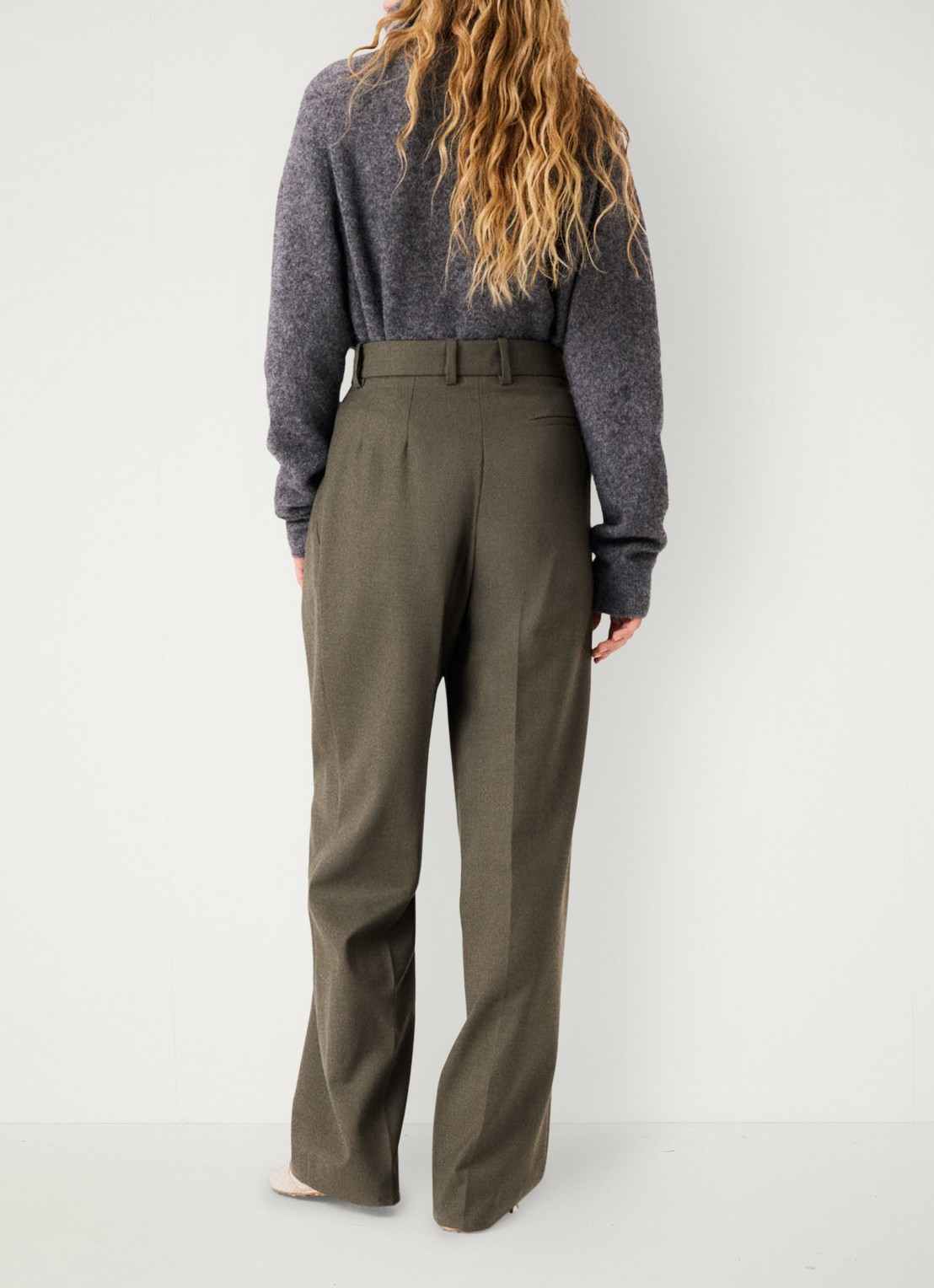 Maje High waist wide fit pantalon in wolblend - achterkant legergroen