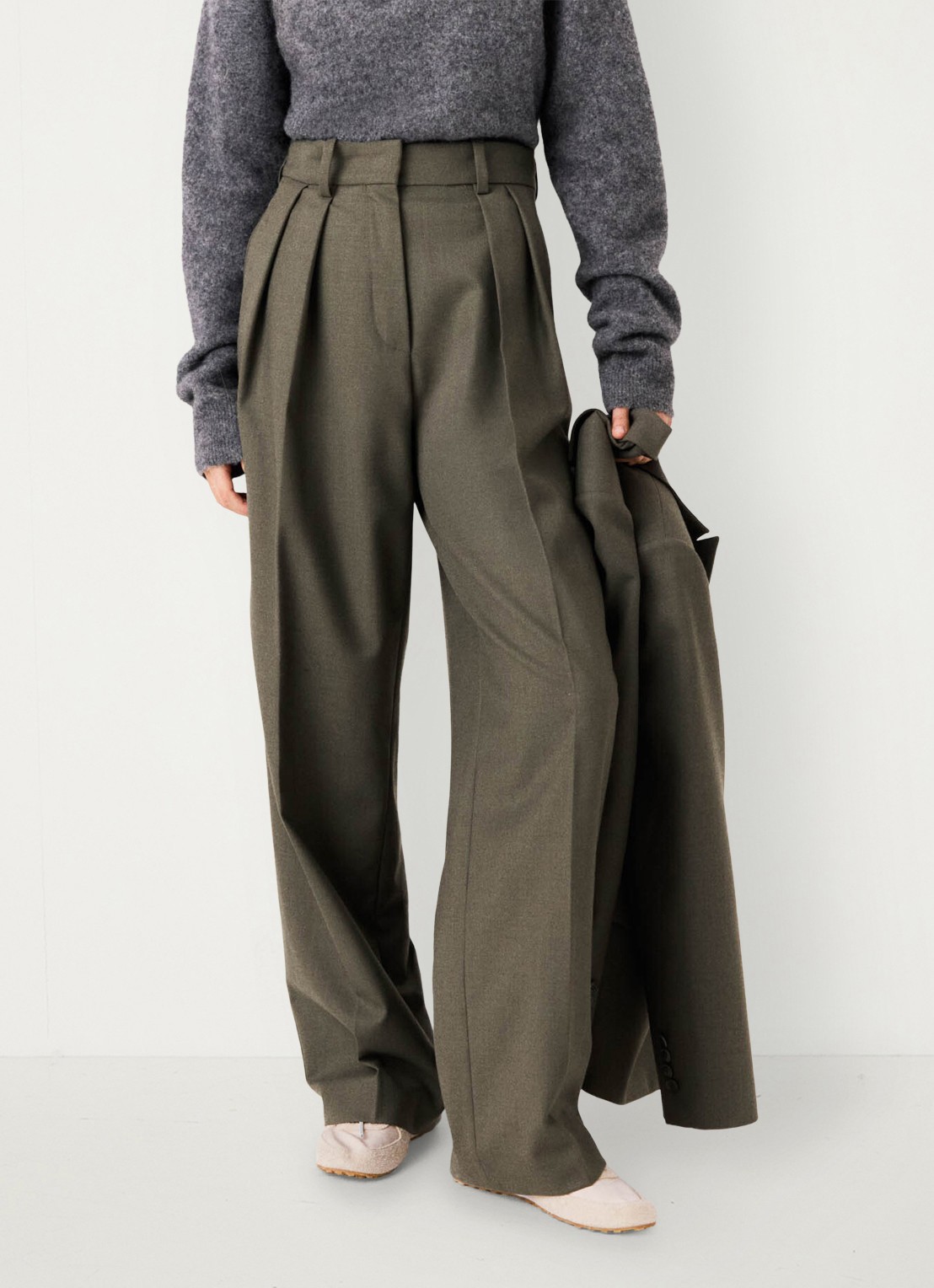 Maje High waist wide fit pantalon in wolblend - detail 6 legergroen