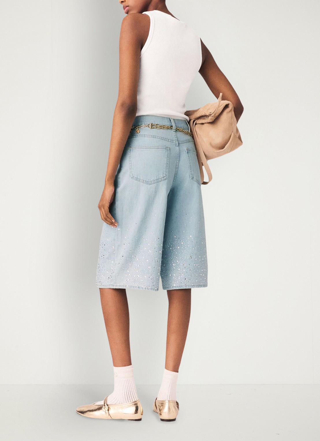 Maje Ipyros loose fit korte broek van denim met strass - achterkant indigo
