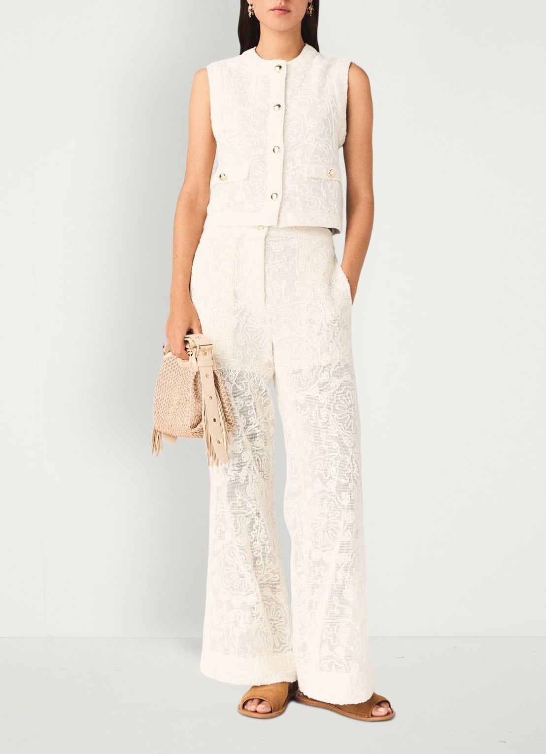 Maje Laros top met borduring - voorkant 5 beige
