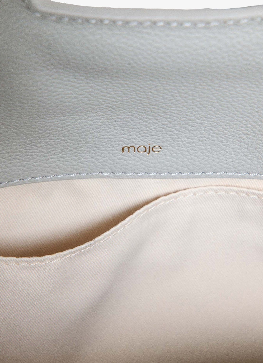 Maje Miss M schoudertas van leer met franjes - detail 6 grijs