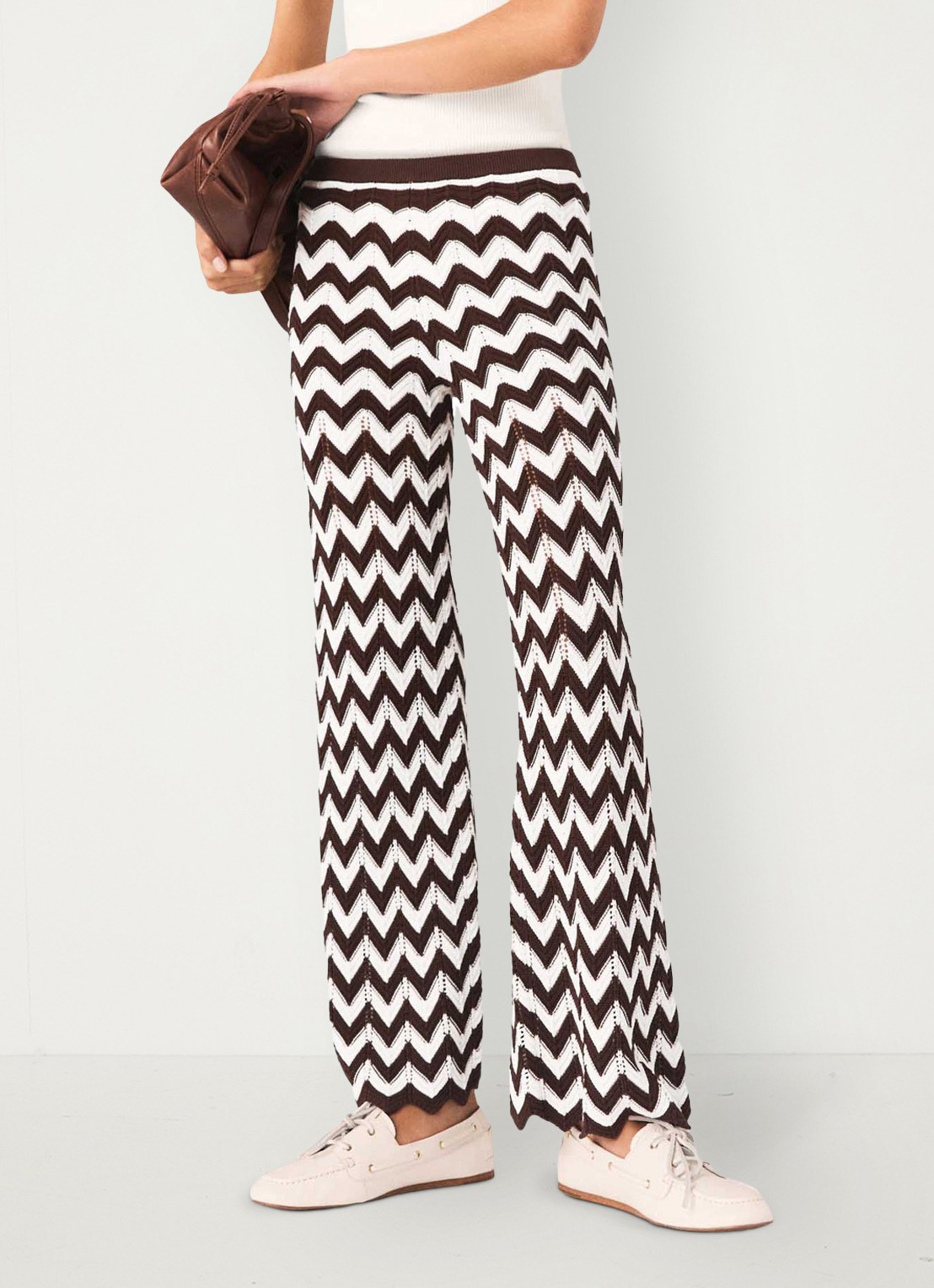 Maje Pirio loose fit broek met grafisch dessin  - detail 3 bruin