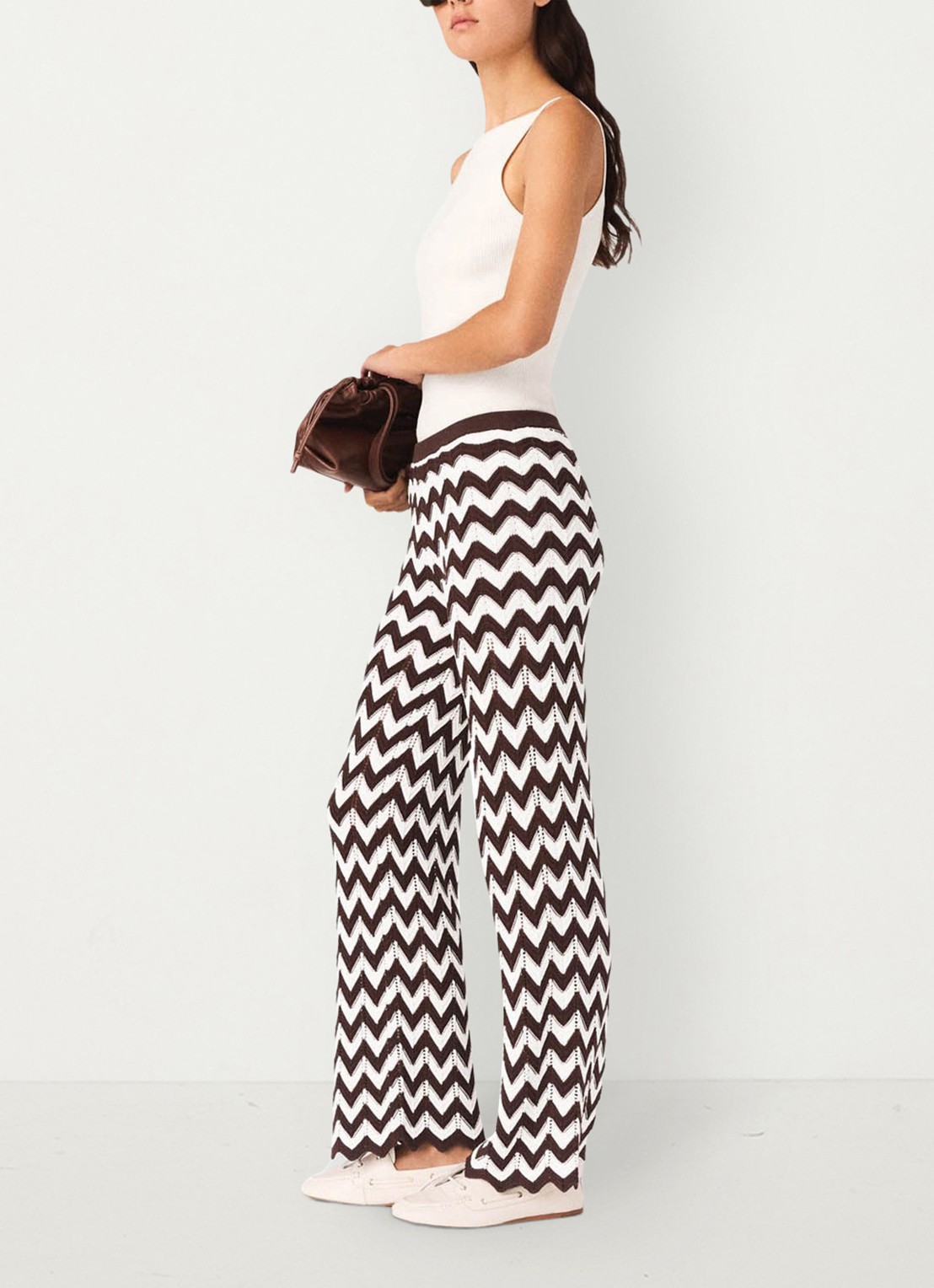 Maje Pirio loose fit broek met grafisch dessin  - detail 4 bruin