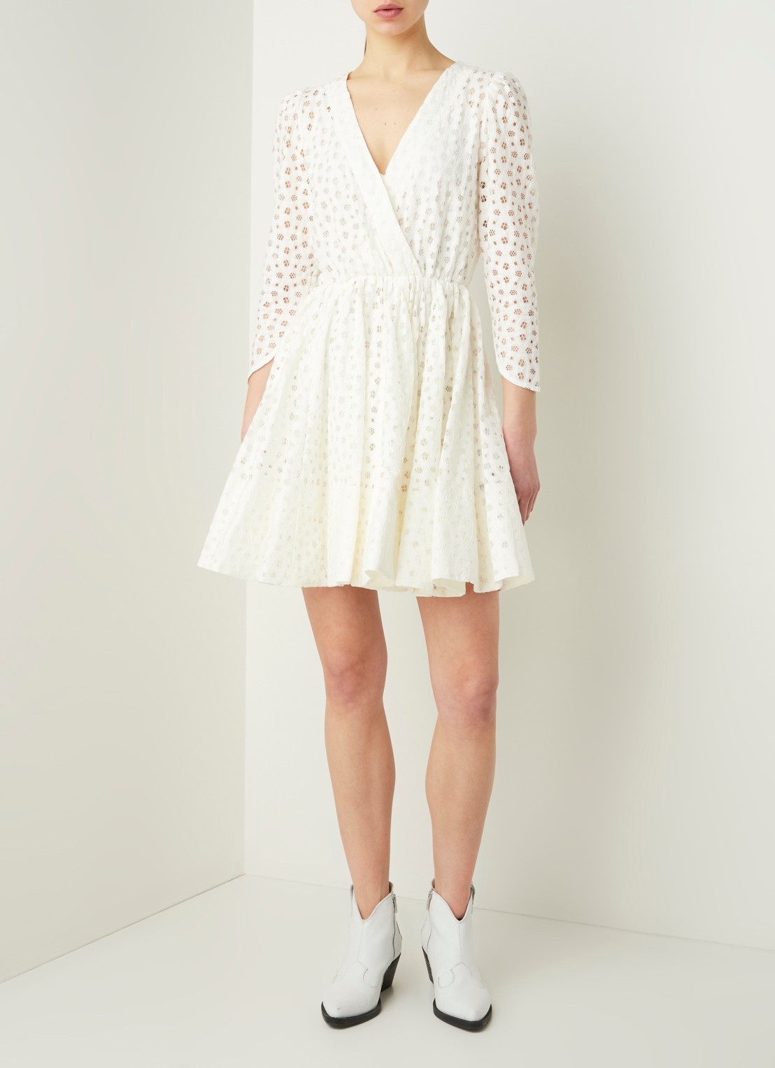 Maje Raline mini jurk met broderie  - voorkant 2 gebroken wit