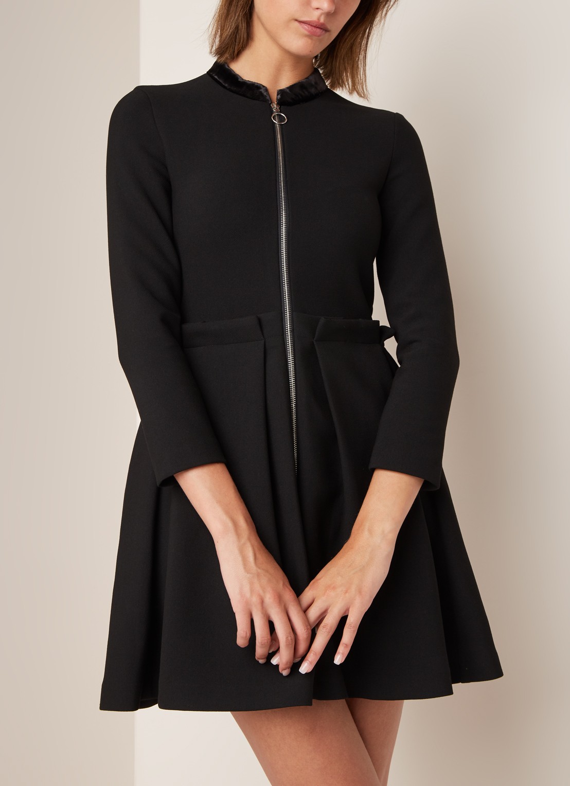 Maje Raneline mini-jurk met plooien - detail 4 zwart