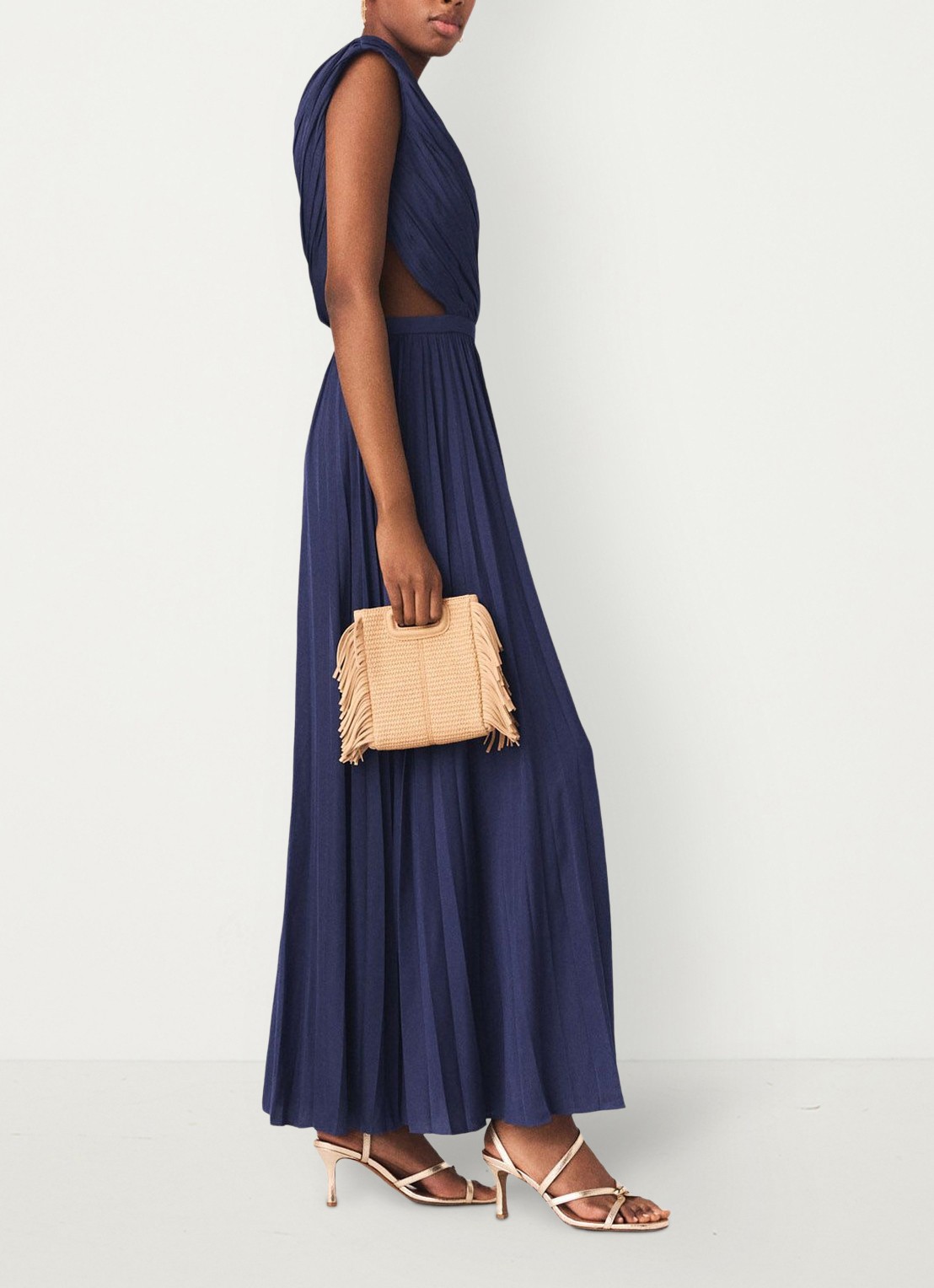 Maje Revi maxi one shoulder jurk met plooien en cut-out detail - detail 5 donkerblauw