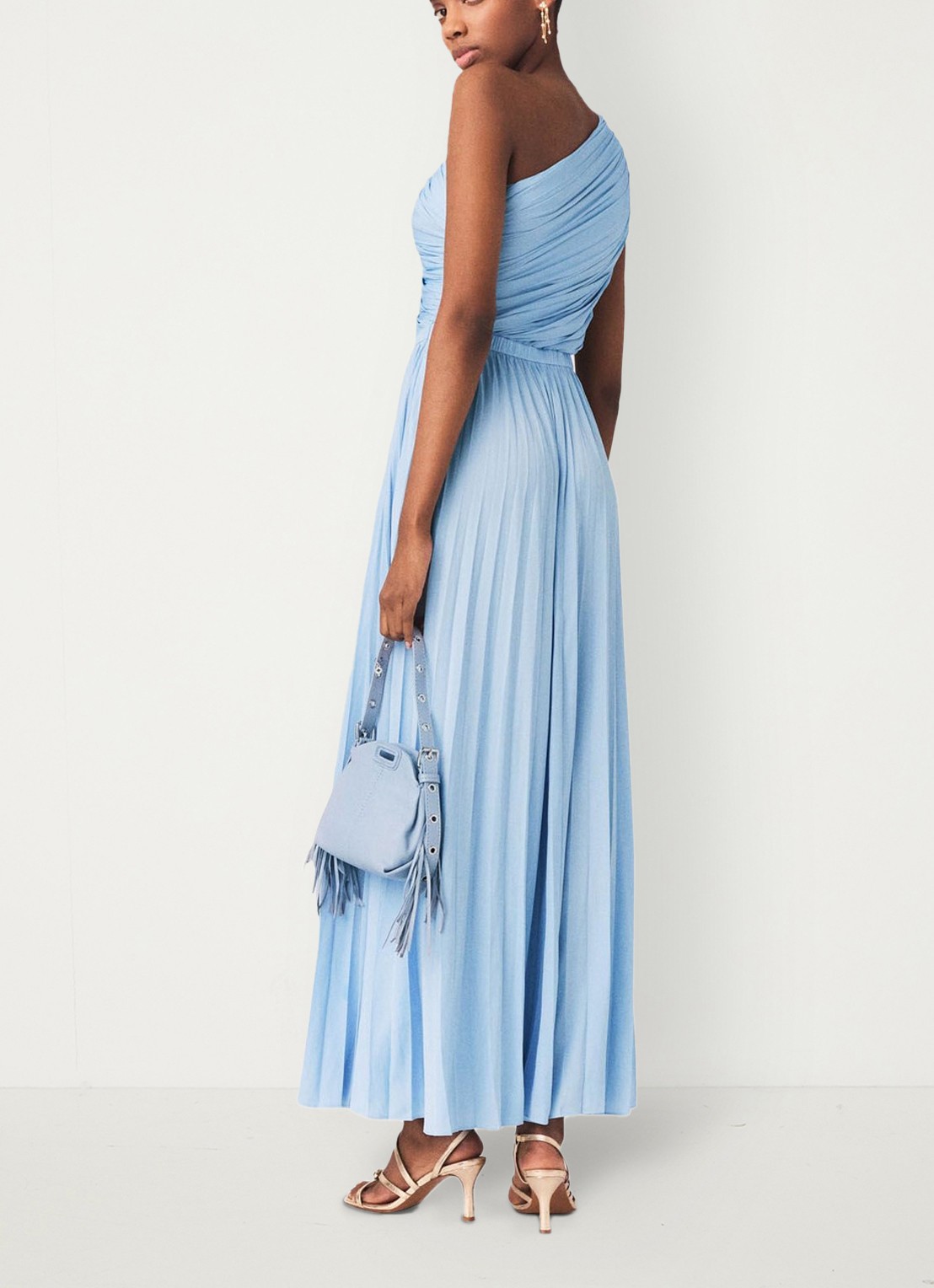 Maje Revi maxi one shoulder jurk met plooien en cut-out detail - achterkant blauw