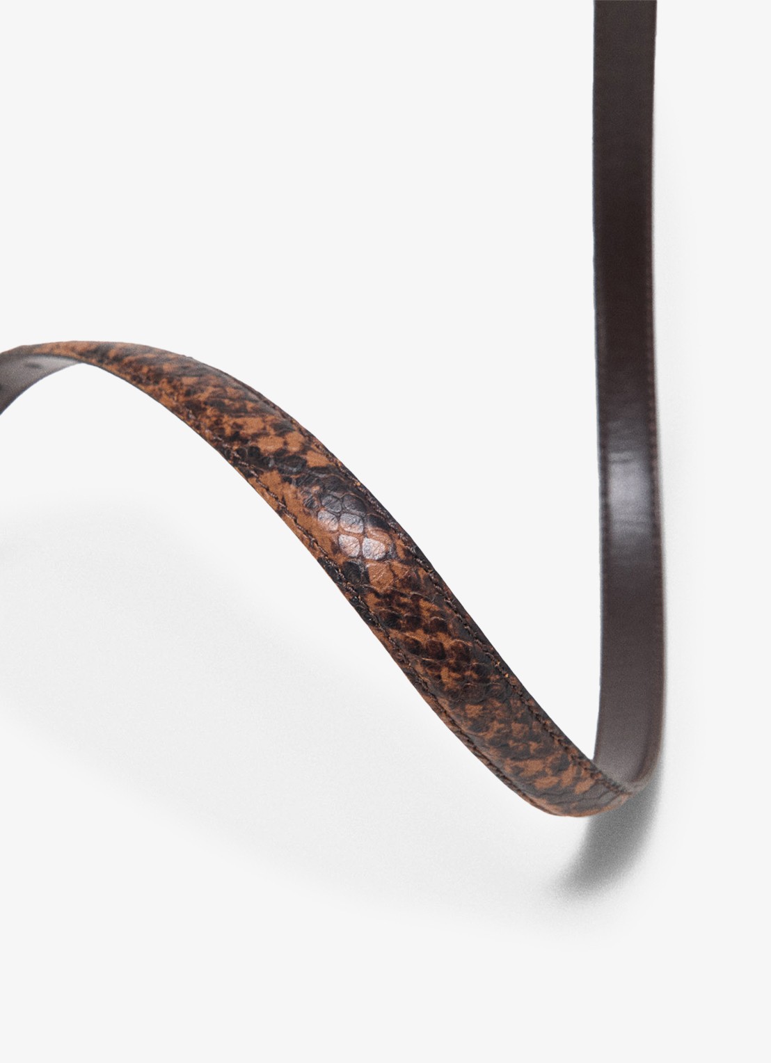 Maje Riem van koeienleer met slangenprint - detail 5 bruin