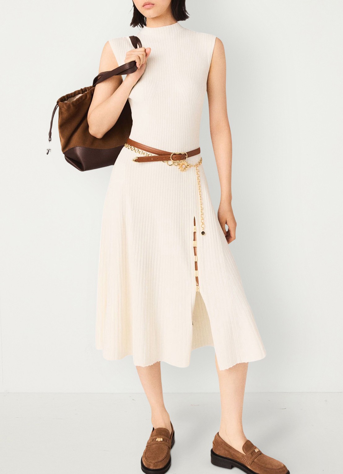 Maje Rimora ribgebreide midi jurk met split - detail 4 beige
