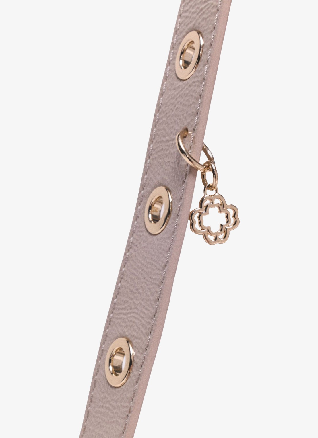 Maje Schoudertas van lakleer - detail 2 beige