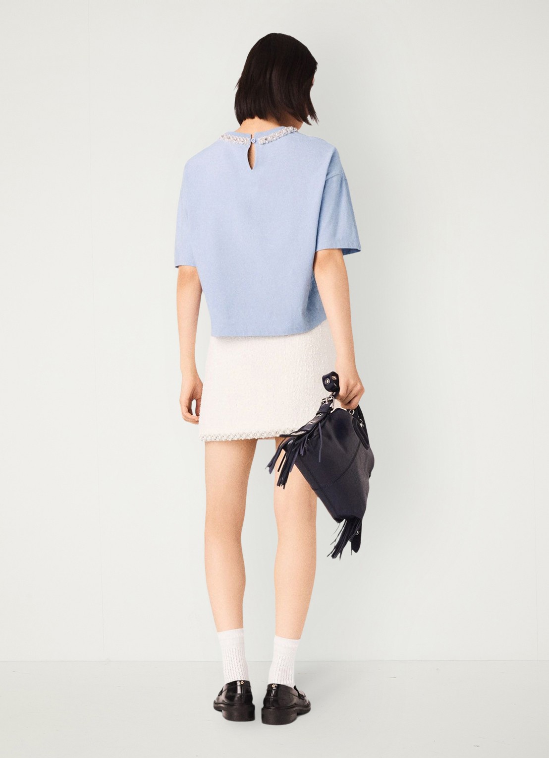 Maje T-shirt met kettingdetail - achterkant 5 lichtblauw