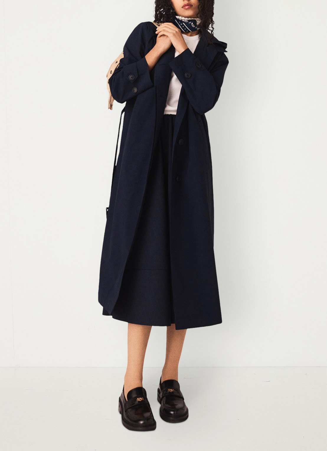 Maje Trenchcoat met ceintuur en afneembare capuchon - detail 4 donkerblauw