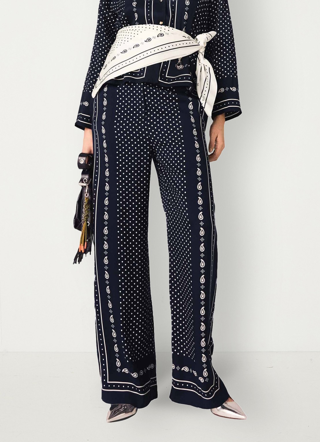 Maje Wide fit palazzo broek met pailsey print - detail 4 donkerblauw