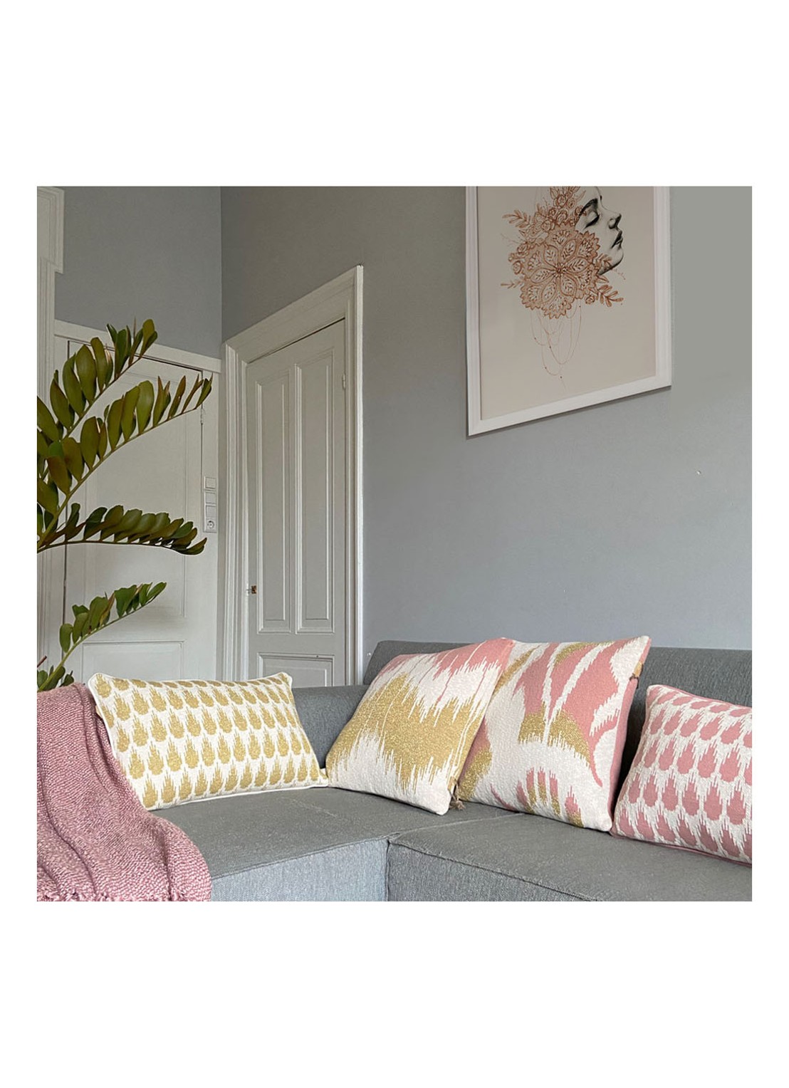 Malagoon Botanic sierkussen 35 x 60 cm - voorkant 2 goud