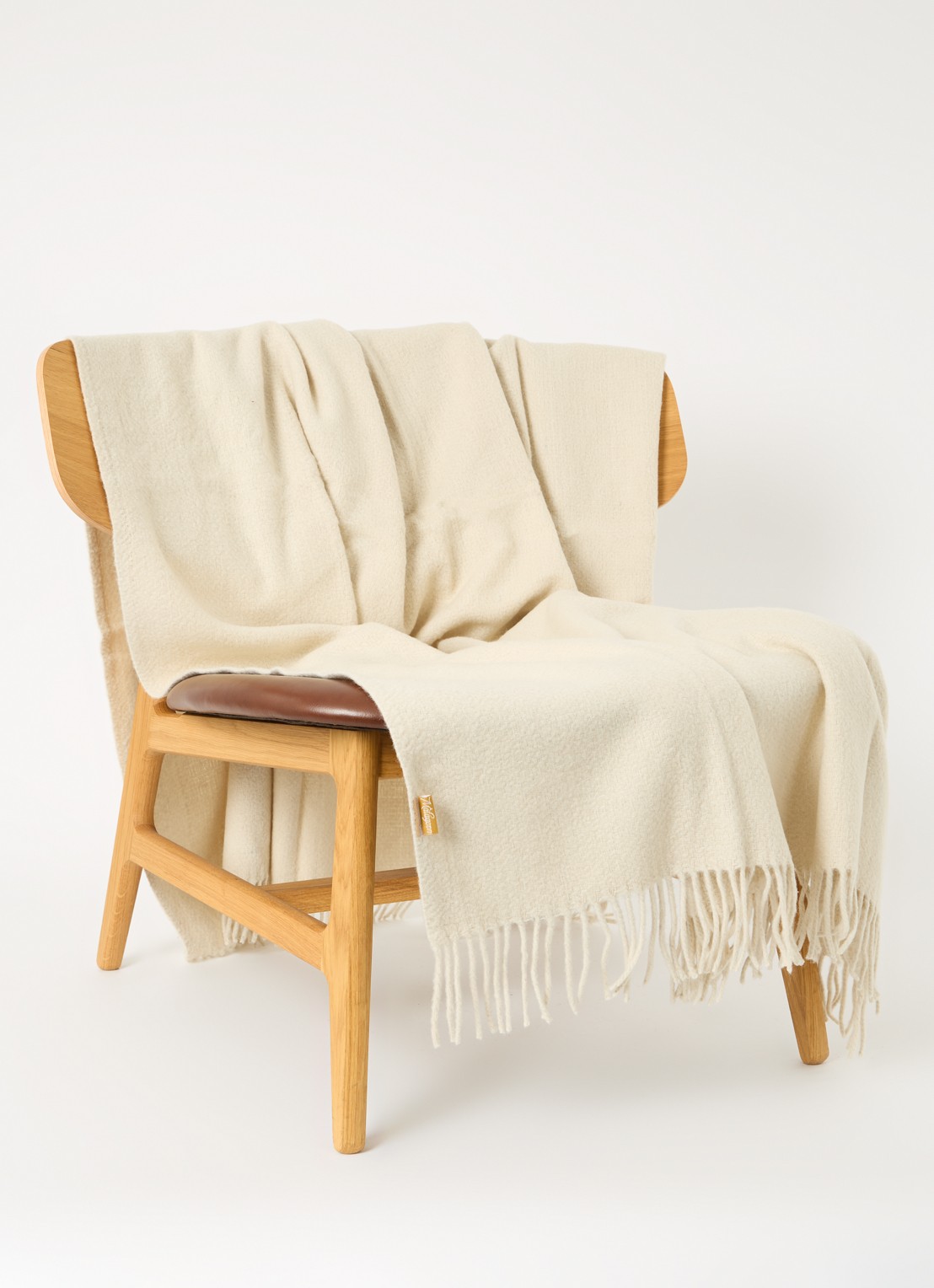 Malagoon Rustic plaid in wolblend 140 x 200 cm - voorkant 3 gebroken wit