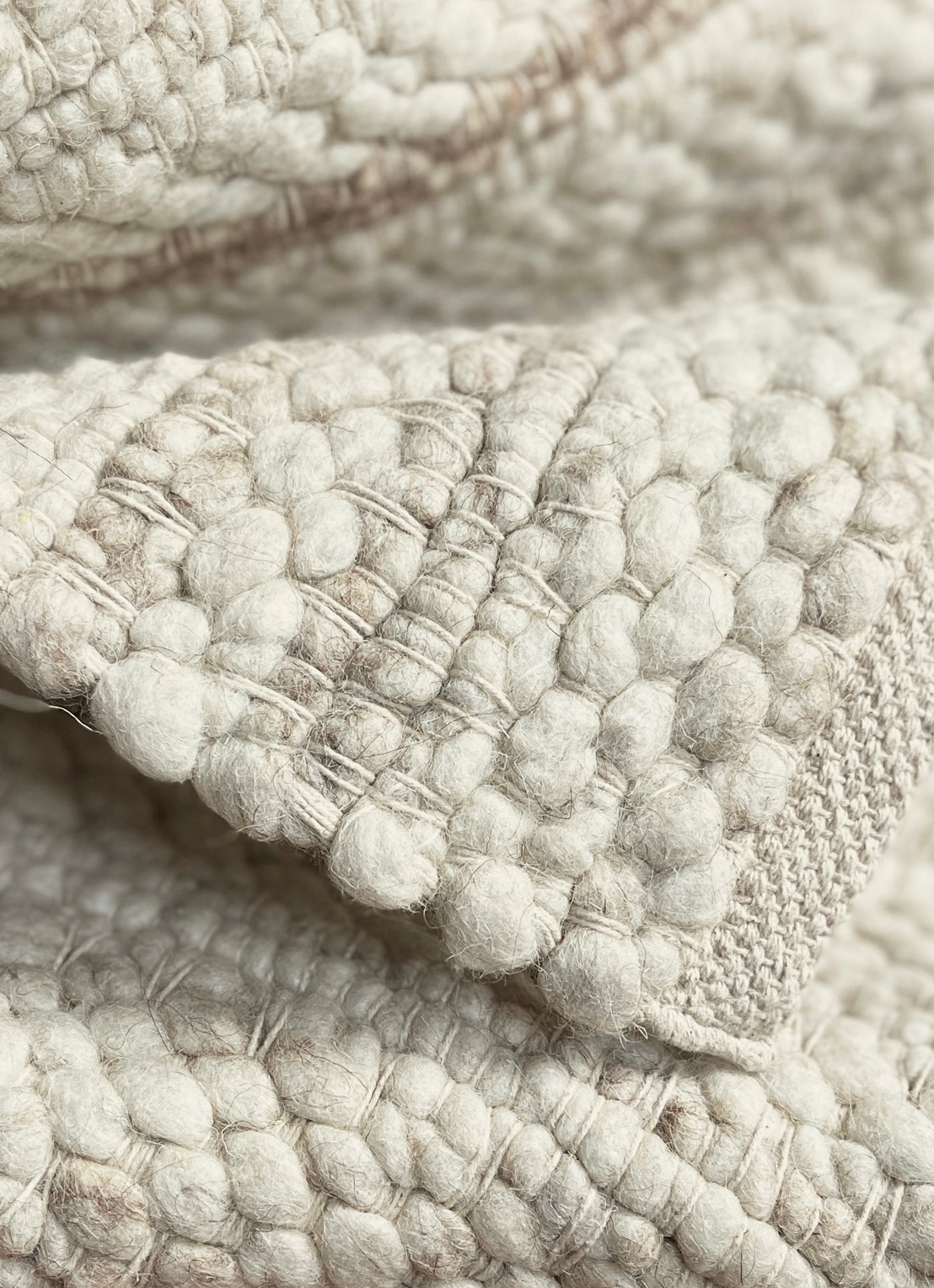 Malagoon Rustic plaid in wolblend 140 x 200 cm - detail 3 beige