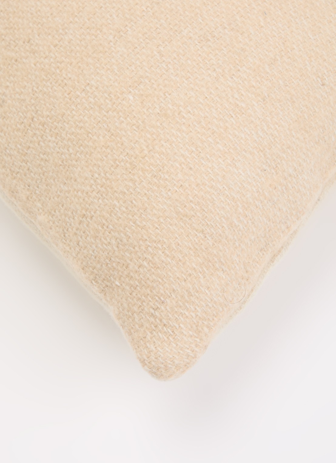 Malagoon Sierkussen 35 x 60 cm - detail 2 beige
