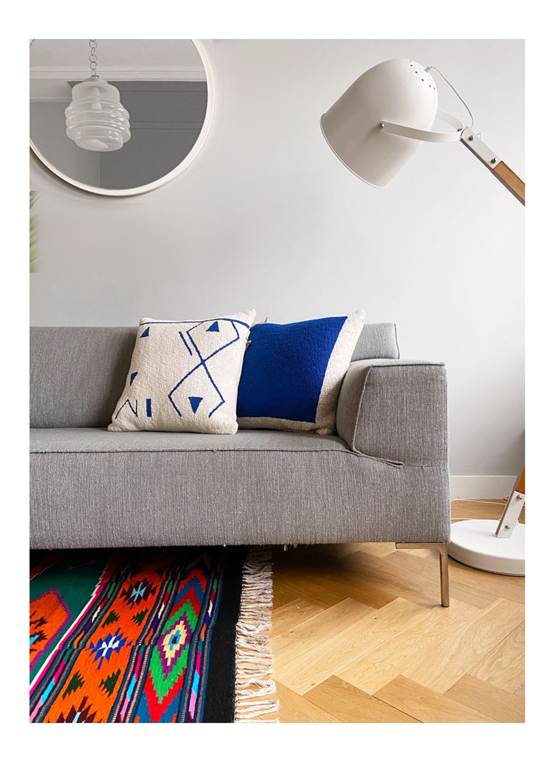 Malagoon Solid Poster sierkussen 50 x 50 cm - voorkant 2 royalblauw