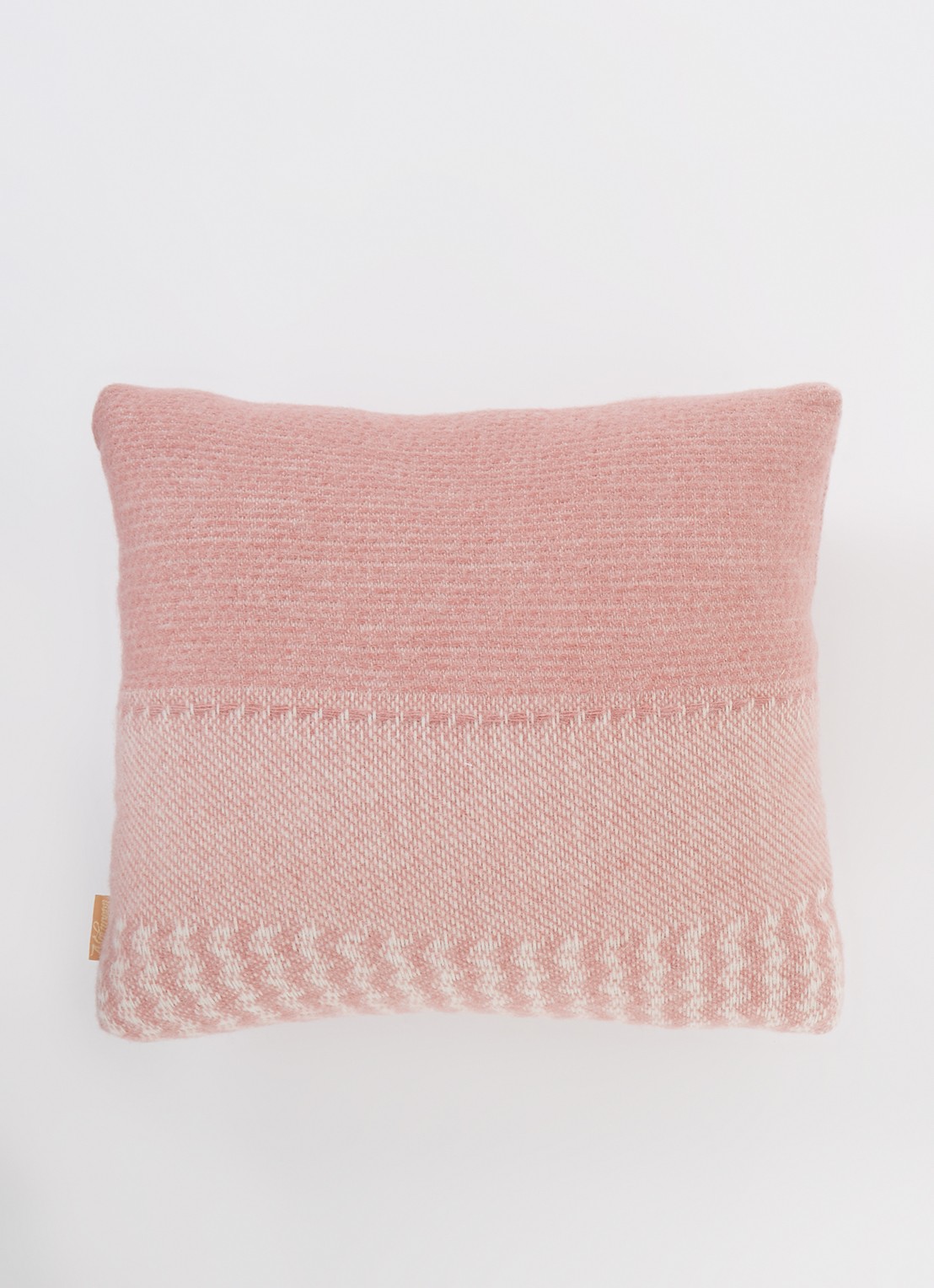 Malagoon Uptown sierkussen 45 x 45 cm - detail 3 roze
