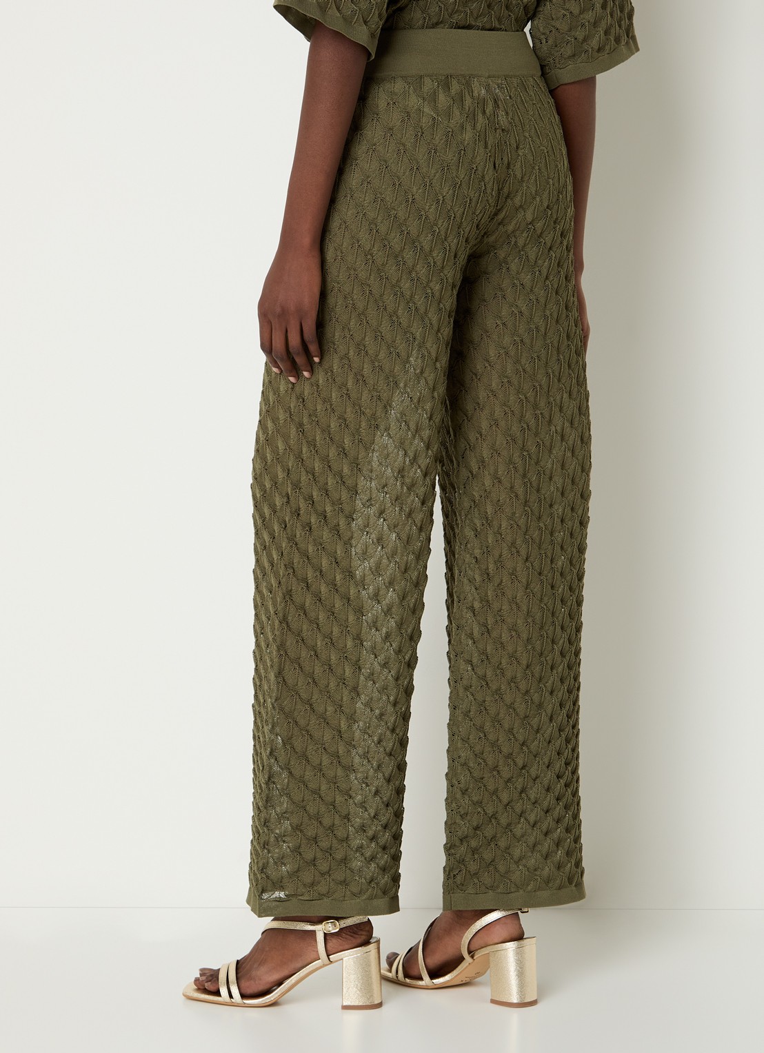 Malina Alissa grofgebreide high waist wide fit broek - achterkant 2 olijfgroen