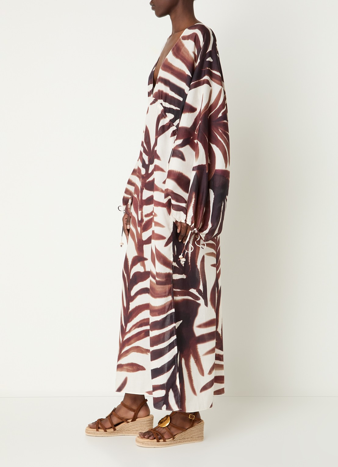 Malina Malina maxi jurk met print en V-hals - voorkant 4 donkerbruin