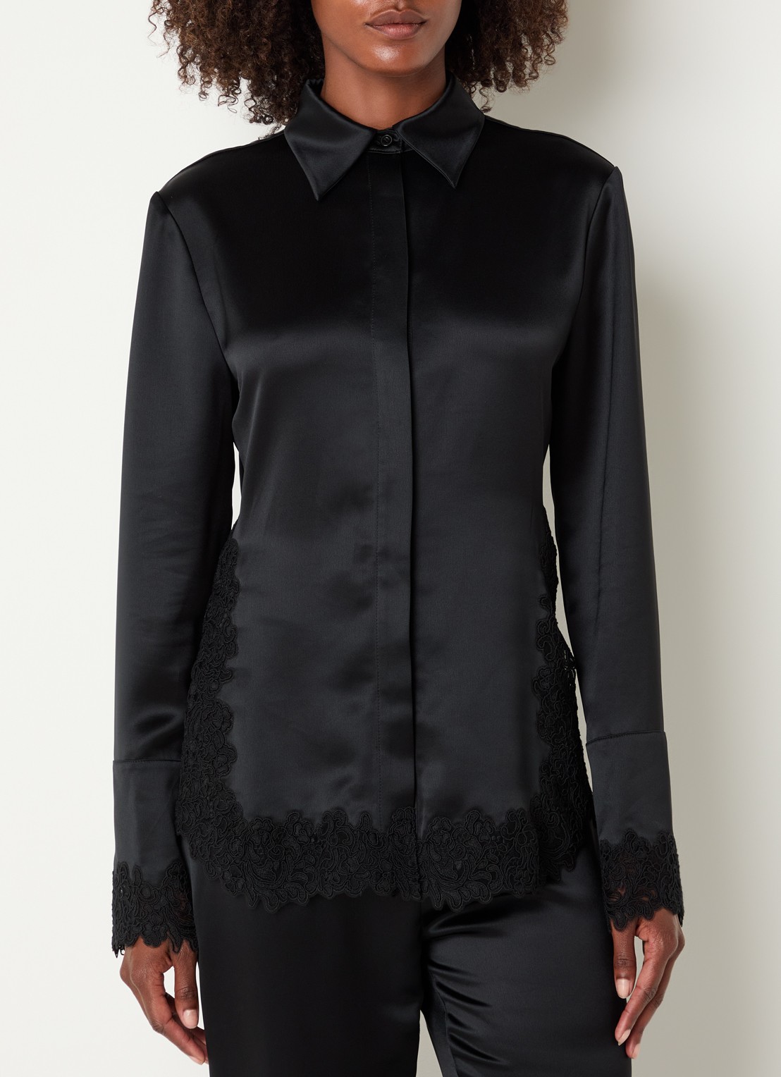 Malina Malou blouse van satijn met details van kant - detail 4 zwart