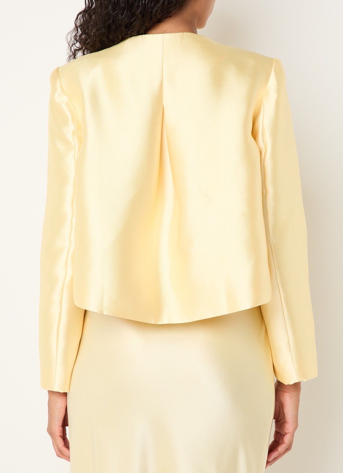 Malina Ruthie cropped blouse van satijn - achterkant 4 geel