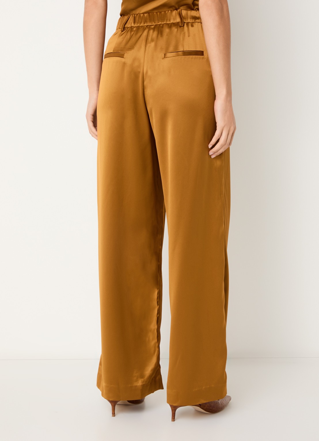 Malina Sarah high waist wide leg pantalon van satijn - achterkant 4 donkeroranje