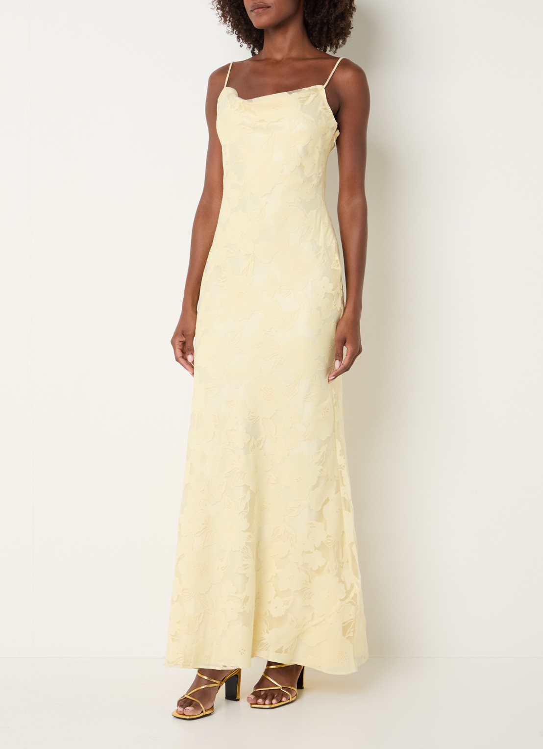 Malina Sorelle maxi jurk met spaghettibandjes - detail 6 geel