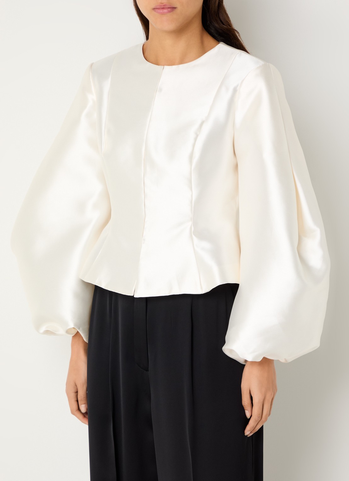 Malina Vendela blouse met ballonmouw - detail 4 gebroken wit