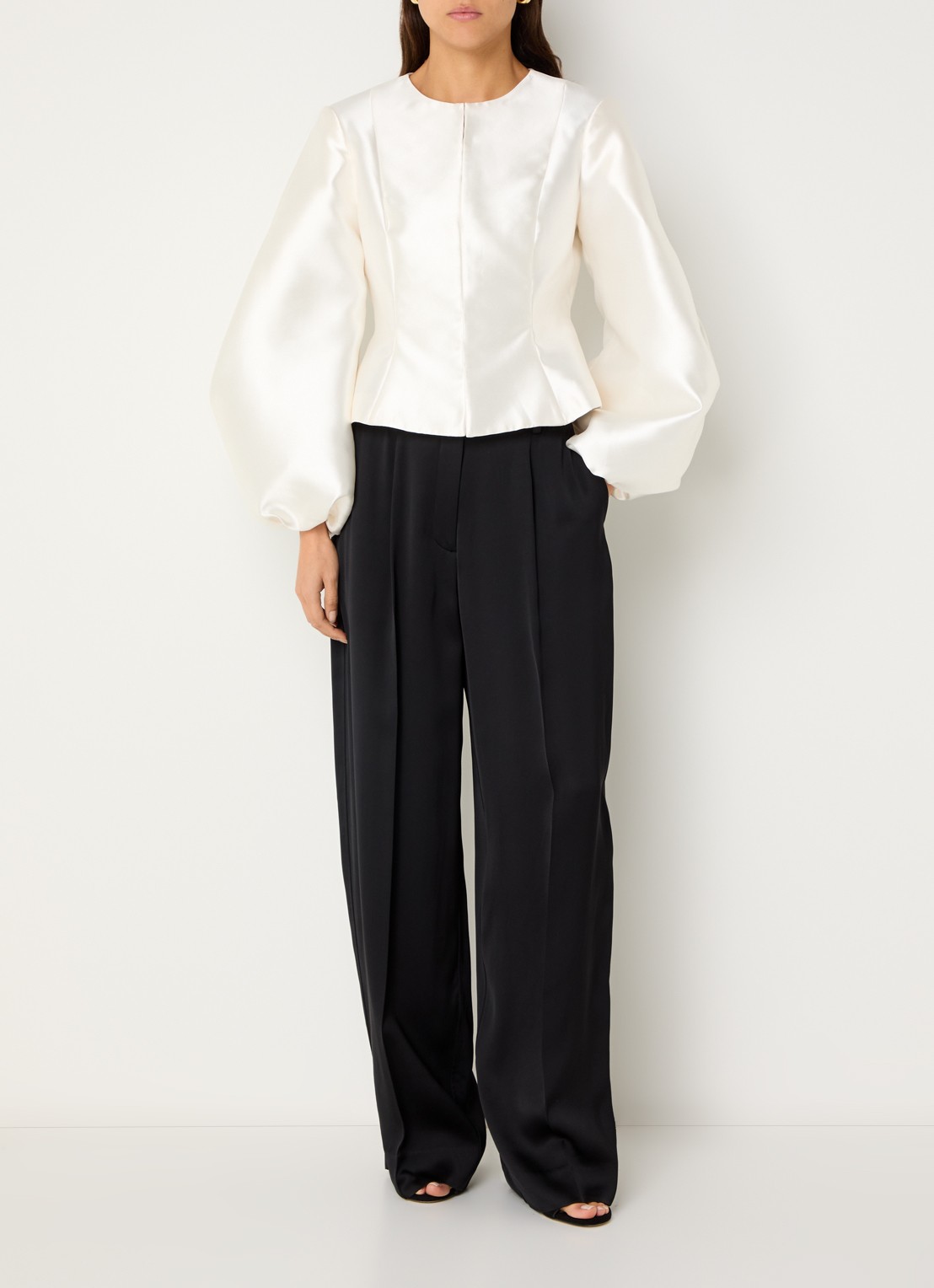 Malina Vendela blouse met ballonmouw - voorkant 3 gebroken wit