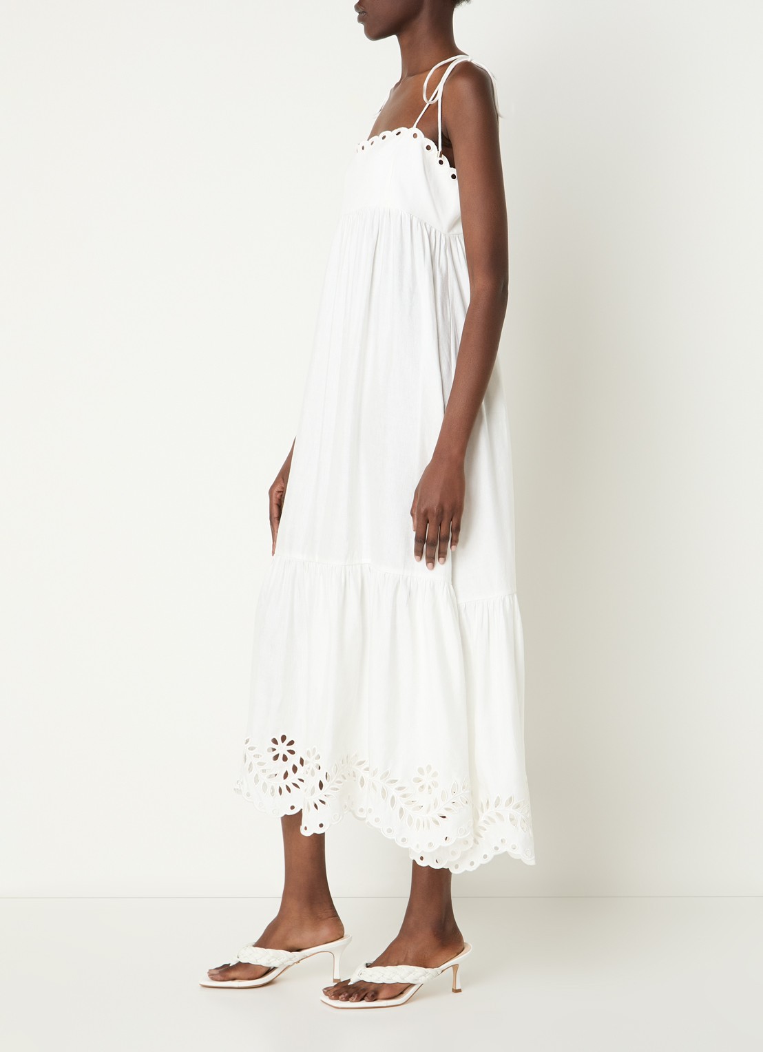 Malina Vilda midi jurk met broderie - voorkant 3 wit