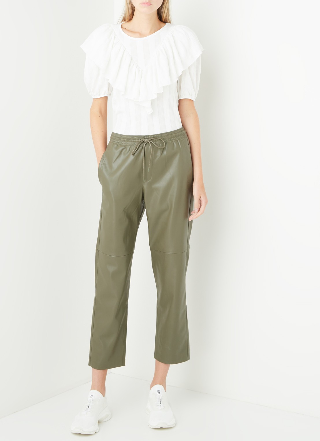 Mango High waist loose fit cropped pantalon van imitatieleer - voorkant 4 khaki