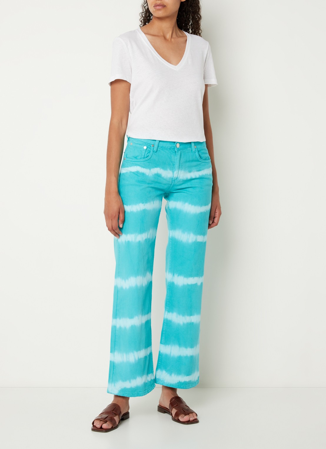 Mango Ibiza mid waist wide fit jeans met tie-dye dessin - voorkant 4 turquoise