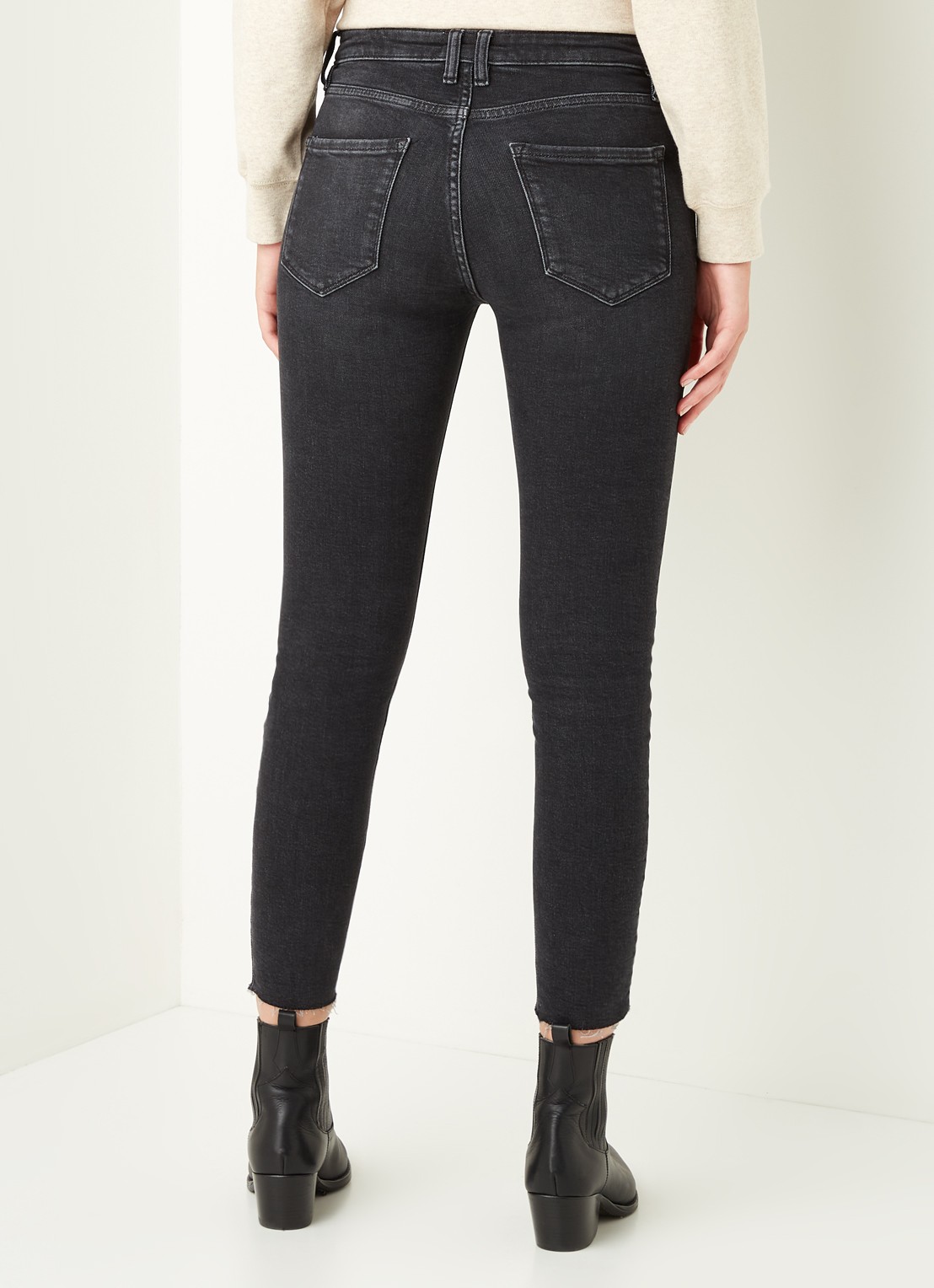 Mango Isa mid waist skinny cropped jeans met stretch - achterkant donkergrijs