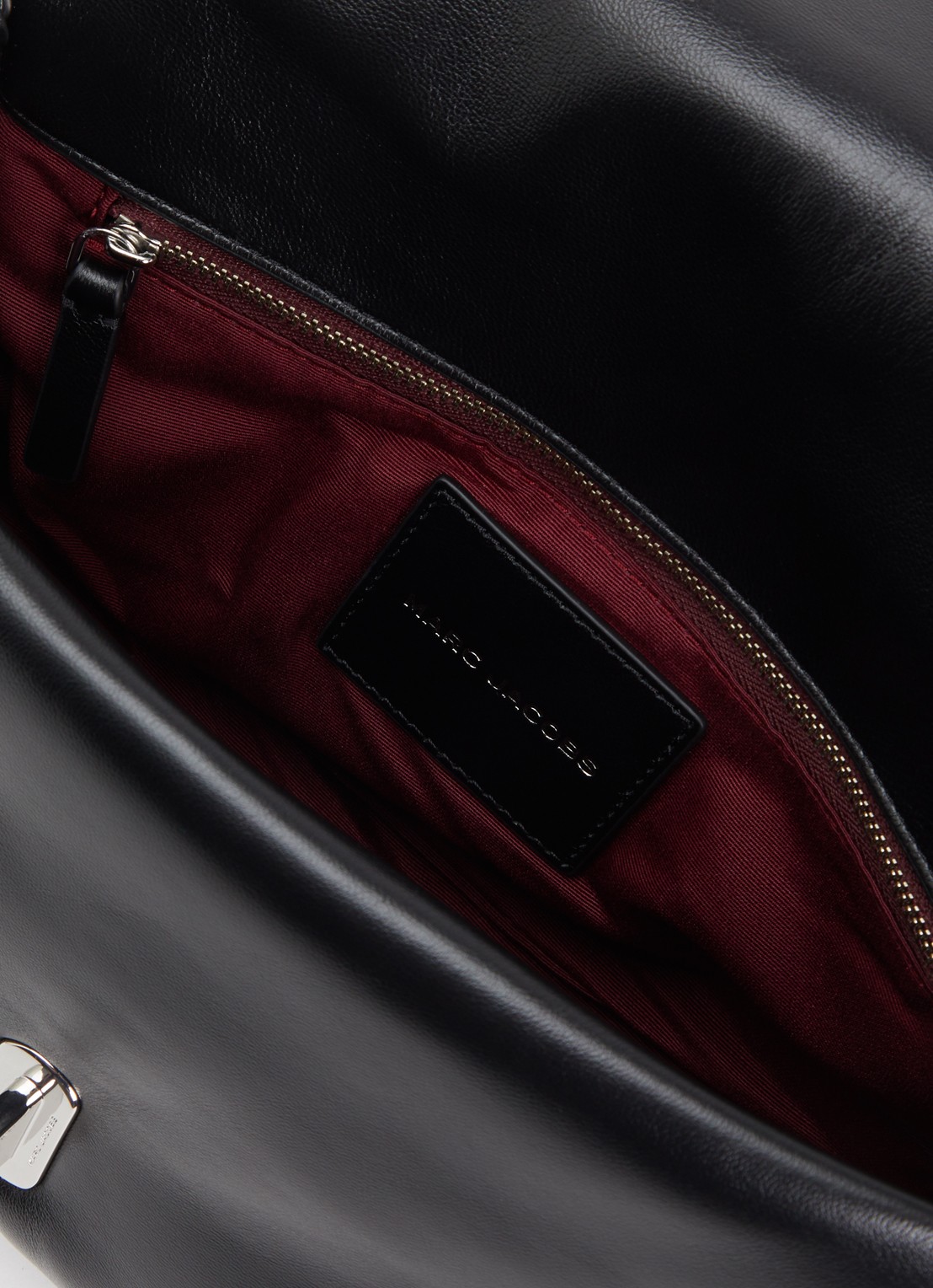 Marc Jacobs The Dual Puffy schoudertas van lamsleer met afneembare schouderriem - detail zwart