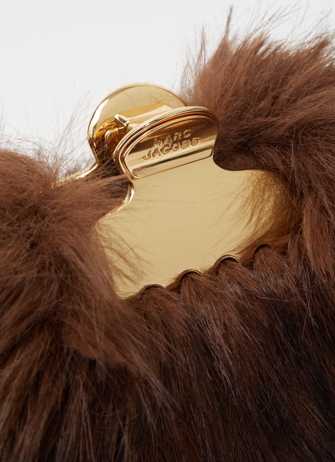 Marc Jacobs The Glam Small clutch van imitatiebont met afneembare schouderriem - detail 3 donkerbruin