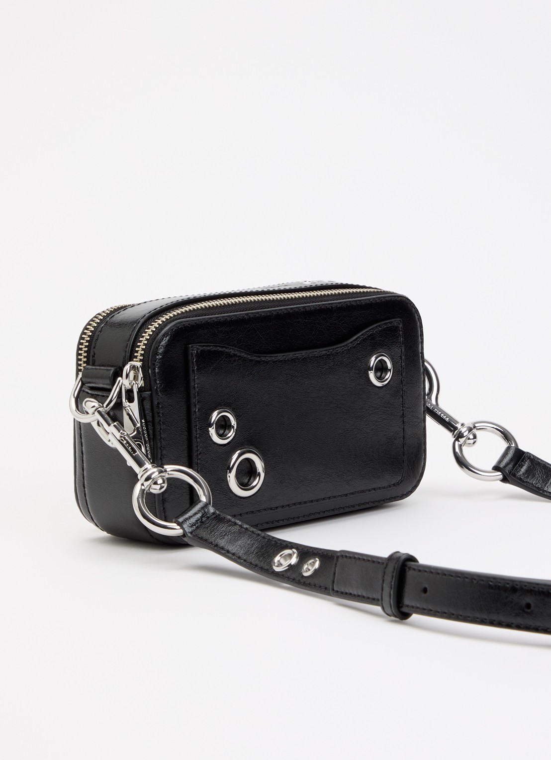 Marc Jacobs The Grommet Charm Snapshot crossbodytas van lakleer - achterkant zwart