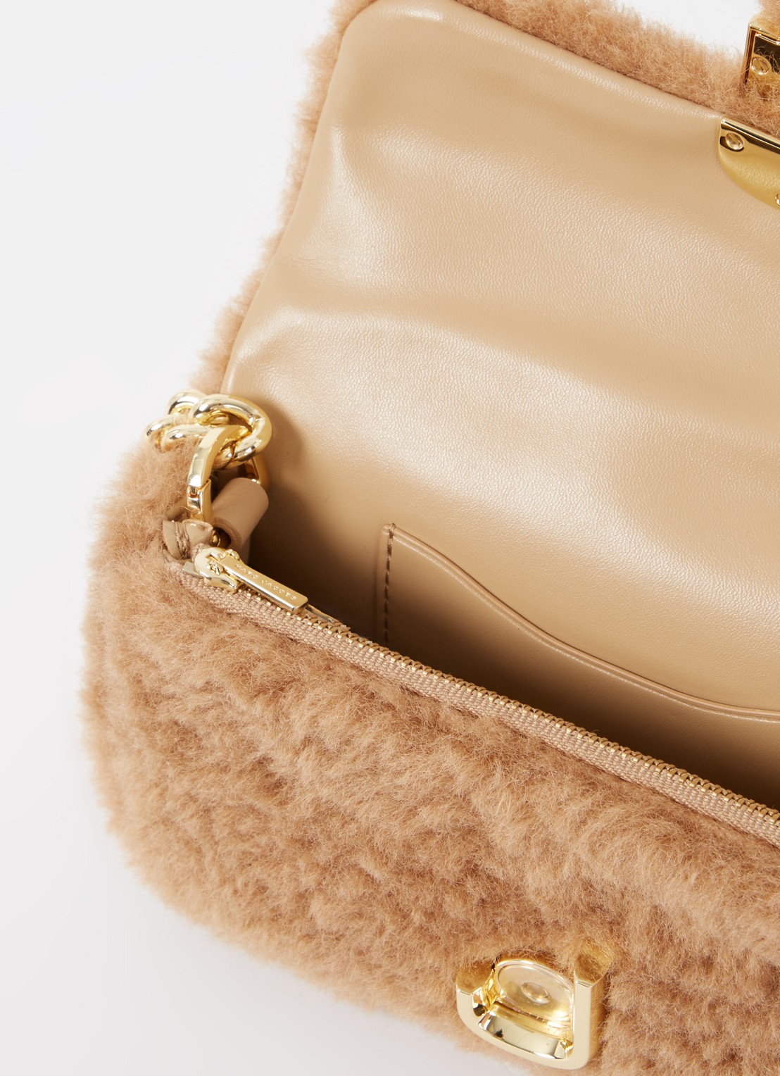 Marc Jacobs The J Marc schoudertas van teddy - detail 4 camel