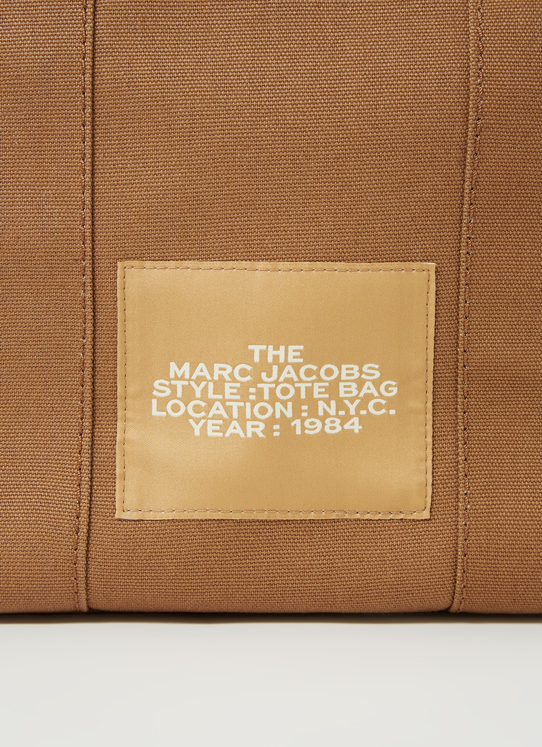 Marc Jacobs The Small Tote shopper van canvas met logoprint - detail 4 cognac