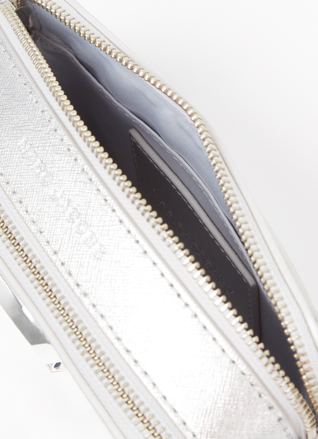 Marc Jacobs The Snapshot crossbodytas van leer - detail 2 zilver