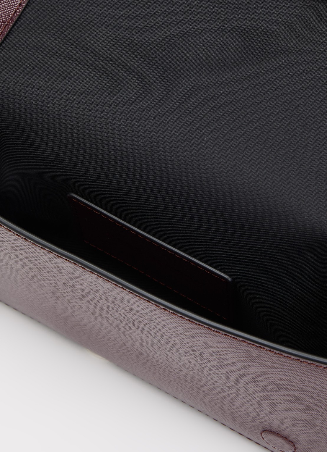 Marc Jacobs The Snapshot Wallet On Chain clutch van lakleer met afneembare schouderriem - detail 2 zwart