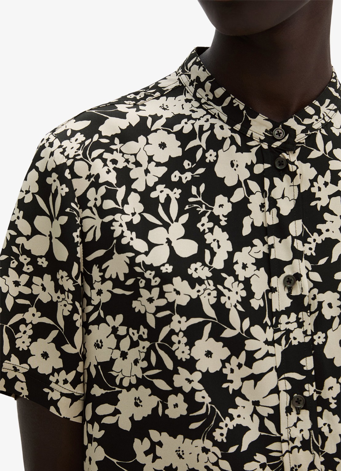 Marc O'Polo Blouse met bloemenprint - detail 3 black_multi_04-0096 / zwart