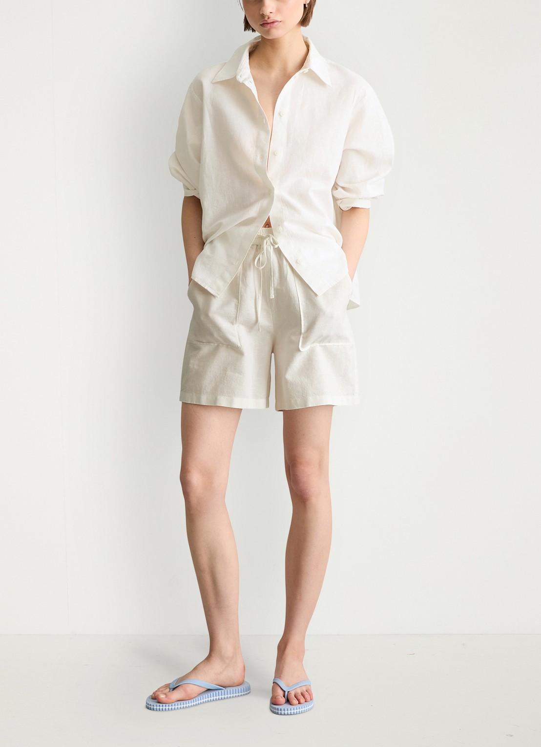 Marc O'Polo Denim High waist wide fit korte broek met steekzakken - voorkant 3 silky white-1183 / wit