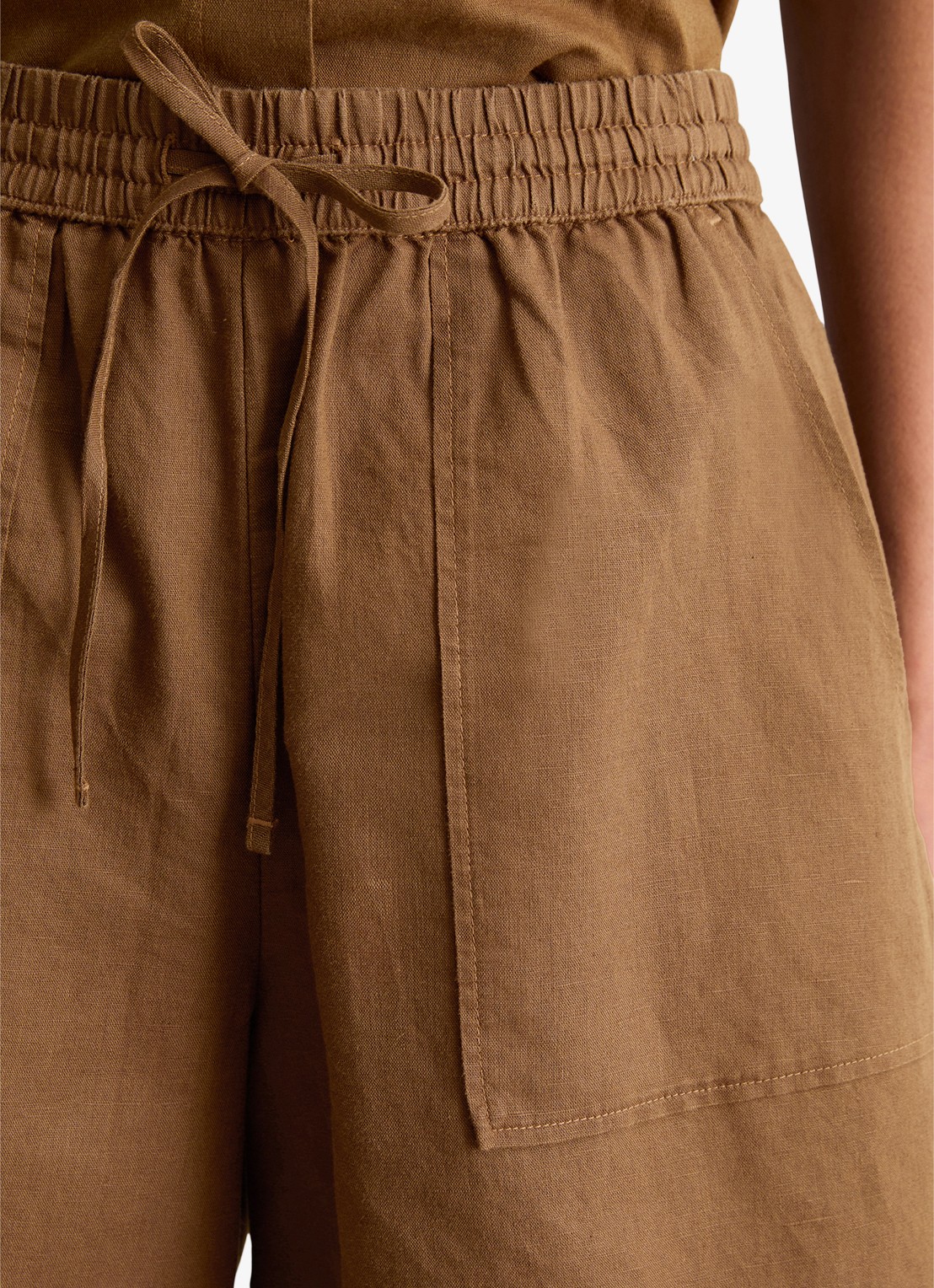Marc O'Polo Denim High waist wide fit korte broek met steekzakken - detail 5 umbra brown-1624 / bruin