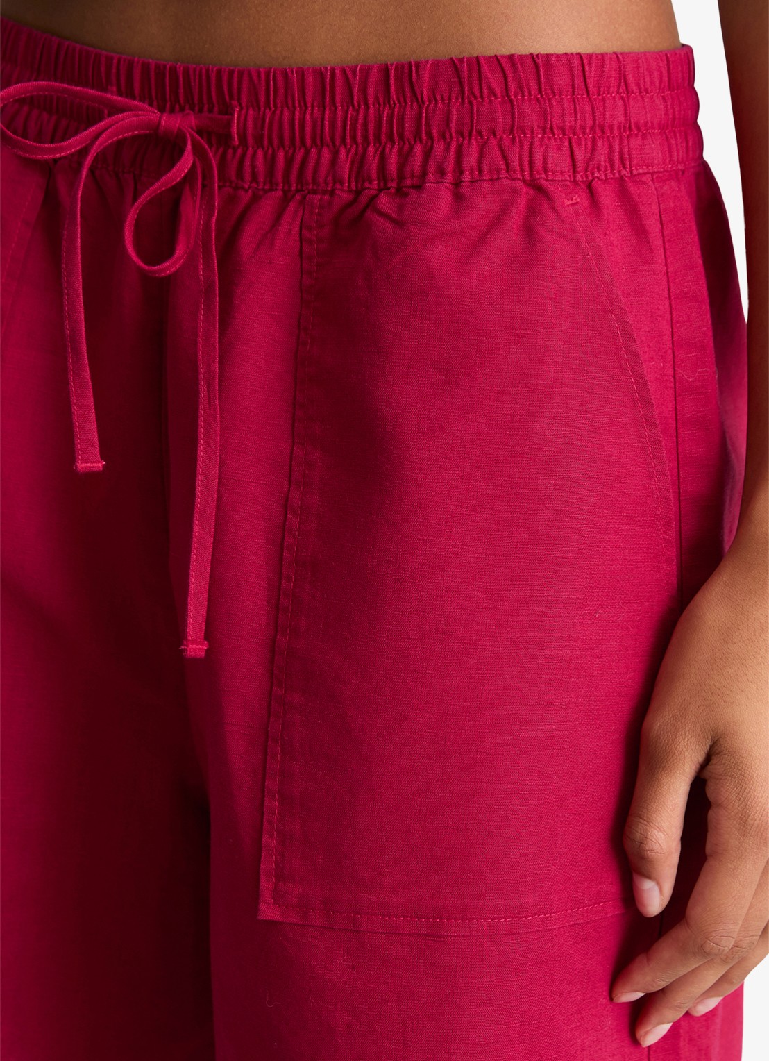 Marc O'Polo Denim High waist wide fit korte broek met steekzakken - detail 5 vivid cherry-6882 / rood