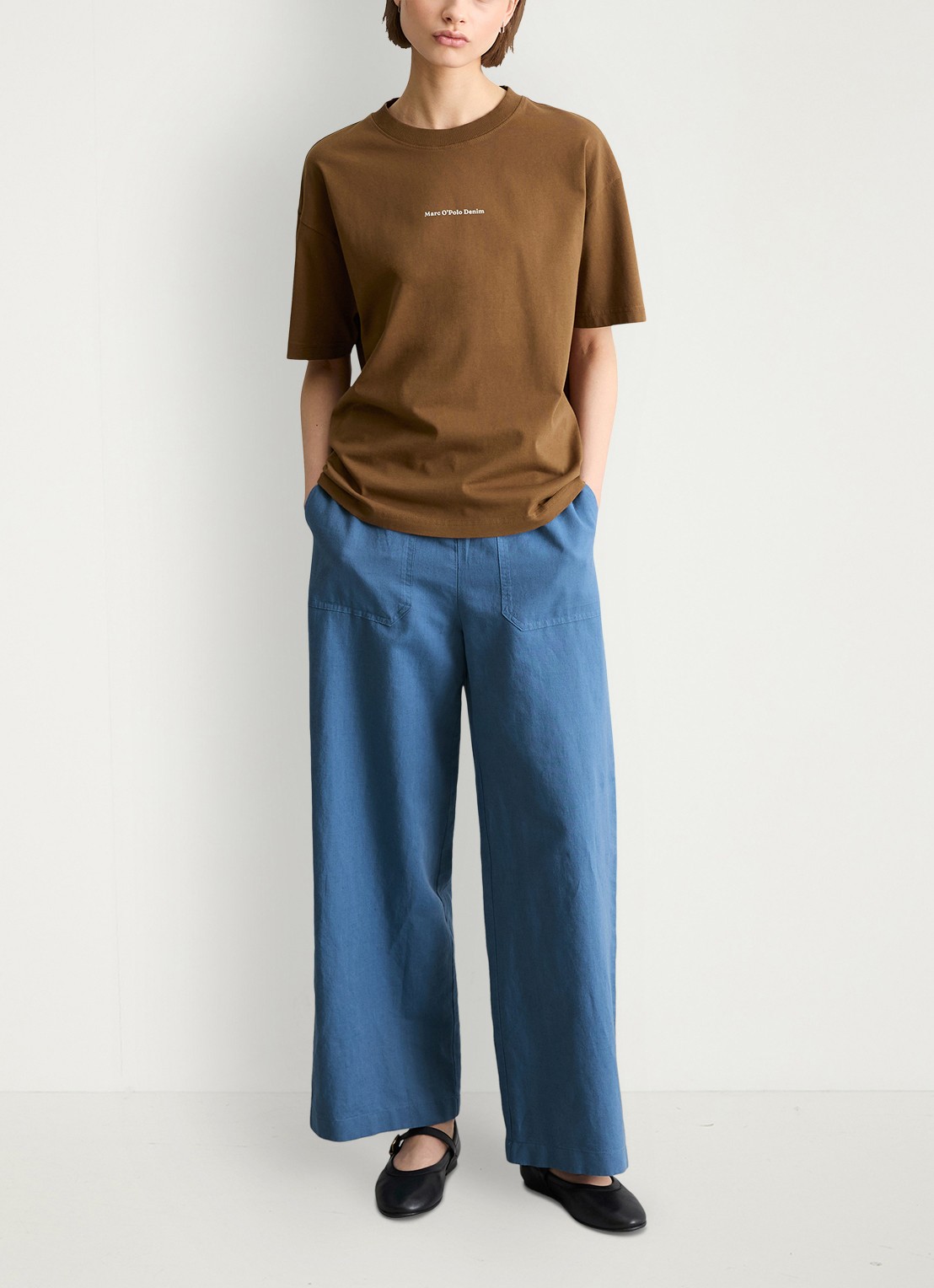 Marc O'Polo Denim T-shirt met logo- en backprint - voorkant 2 bruin